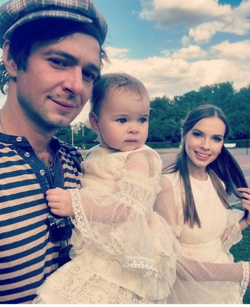 Развелся с дочерью Аллы Сигаловой, стал отцом-одиночкой: как сейчас живет актер Павел Баршак Развелся с дочерью Аллы Сигаловой, стал отцом-одиночкой: как сейчас живет актер Павел Баршак