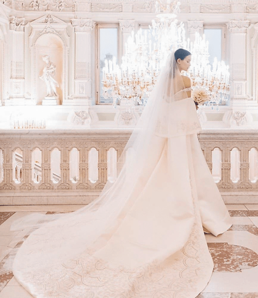 Без цыган, медведей и кринолина: российские звезды, которые поженились тихо