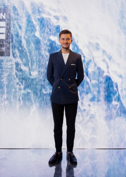 Ксения Дукалис, Дина Немцова и другие на открытии сингапурского бара Merlion Dine & Cocktails