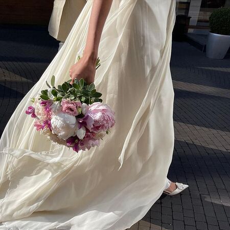 Без цыган, медведей и кринолина: российские звезды, которые поженились тихо