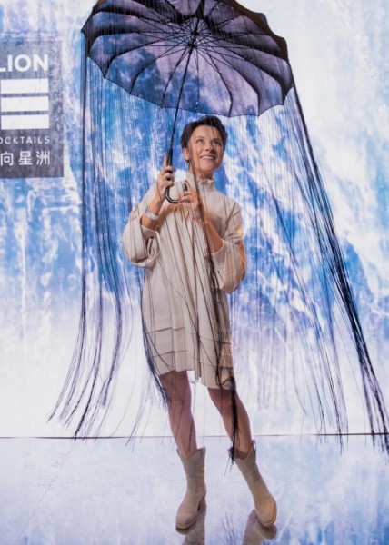 Ксения Дукалис, Дина Немцова и другие на открытии сингапурского бара Merlion Dine & Cocktails