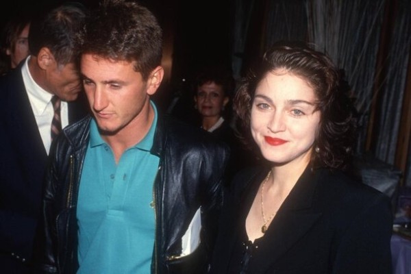 Развод по-голливудски: 10 звездных пар, чей брак закончился скандалом Развод по-голливудски: 10 звездных пар, чей брак закончился скандалом