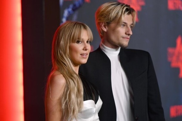 Чем занимаются сейчас и как выглядят актеры сериала «Очень странные дела» Чем занимаются сейчас и как выглядят актеры сериала «Очень странные дела»