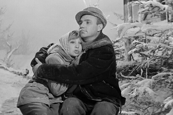 «Кака така любовь?»: 8 токсичных отношений в советских фильмах, которые мы раньше не замечали «Кака така любовь?»: 8 токсичных отношений в советских фильмах, которые мы раньше не замечали