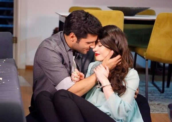 Любовь как в сериалах: 8 самых обсуждаемых турецких парочек Любовь как в сериалах: 8 самых обсуждаемых турецких парочек