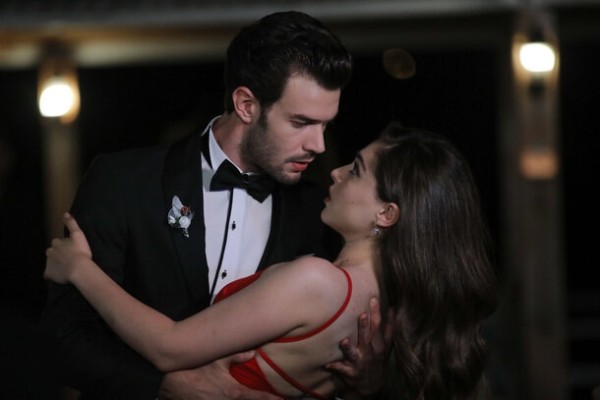 Любовь как в сериалах: 8 самых обсуждаемых турецких парочек Любовь как в сериалах: 8 самых обсуждаемых турецких парочек