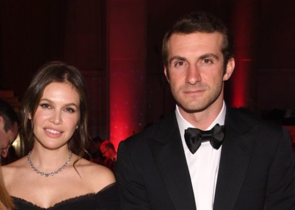 Первое фото Даши Жуковой с третьим сыном