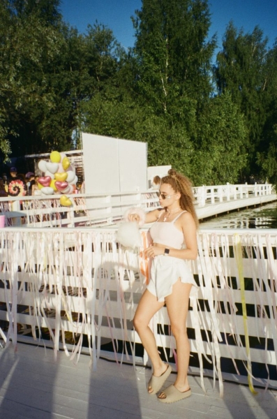 Хроники московских вечеринок: день рождения Mary Senn в стиле Coachella Хроники московских вечеринок: день рождения Mary Senn в стиле Coachella