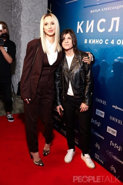 «Света научила меня работать»: Нателла Крапивина рассказала о сотрудничестве с Лободой и личной жизни