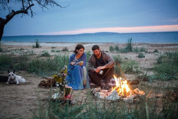 Трагедия российских подростков, турецкая самоирония и корейский Бонд: новое в кинотеатре Okko