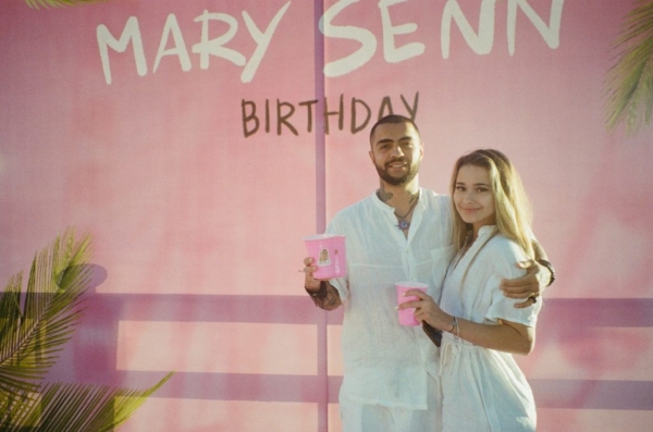 Хроники московских вечеринок: день рождения Mary Senn в стиле Coachella Хроники московских вечеринок: день рождения Mary Senn в стиле Coachella