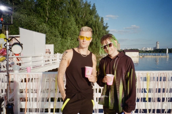 Хроники московских вечеринок: день рождения Mary Senn в стиле Coachella Хроники московских вечеринок: день рождения Mary Senn в стиле Coachella