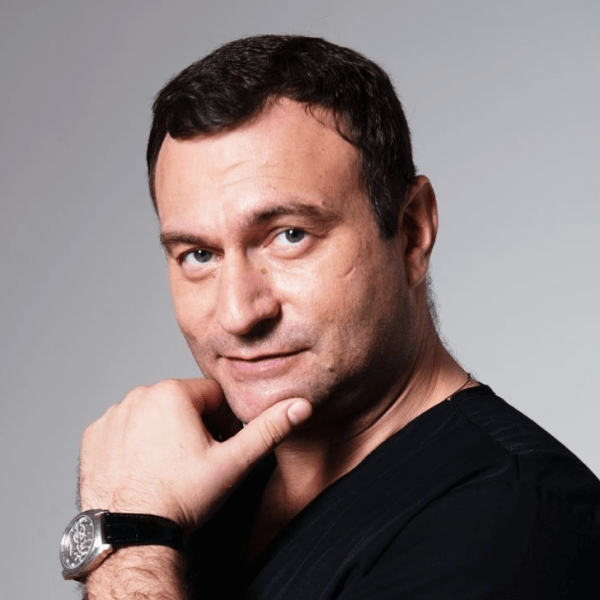 Из роковой красотки в человека без мимики: почему селфи Меган Фокс и Мадонны выглядят странно