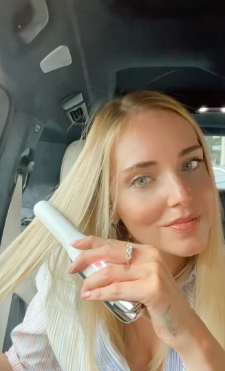 Укладка на лету: как Кьяра Ферраньи и другие звезды сохраняют прическу в течение дня Укладка на лету: как Кьяра Ферраньи и другие звезды сохраняют прическу в течение дня