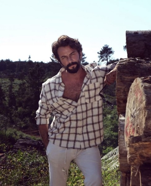 Самые красивые актеры, ради которых мы готовы смотреть турецкие сериалы Самые красивые актеры, ради которых мы готовы смотреть турецкие сериалы