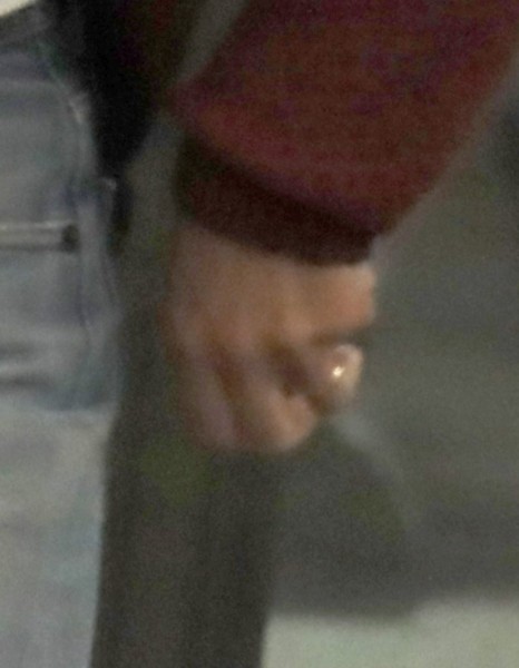 Тайная свадьба? Кристен Стюарт заметили с кольцом на том самом пальце