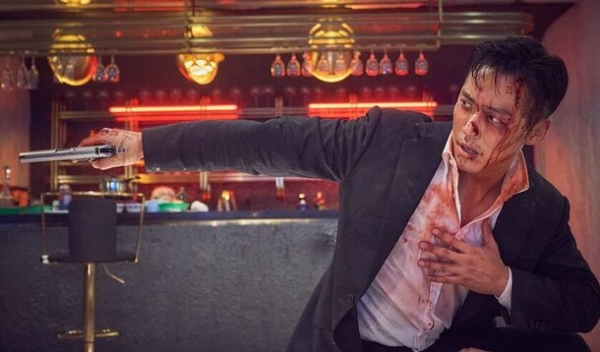 Трагедия российских подростков, турецкая самоирония и корейский Бонд: новое в кинотеатре Okko