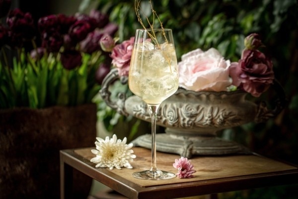 Планы на выходные 14-15 августа: возрождение фестиваля Outline в «Мутаборе», выставка Кати Правды и «Ламбада-маркет» в «Стрелке»