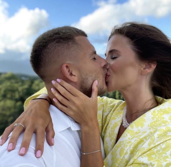 «Я не верила в то, что человек настолько может любить»: Алекса рассказала о новом муже и отношениях с Тимати «Я не верила в то, что человек настолько может любить»: Алекса рассказала о новом муже и отношениях с Тимати