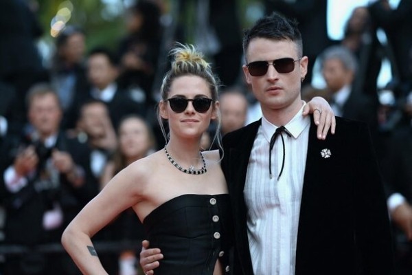 Том Старридж: Песочный человек, одноклассник Паттинсона и просто мрачный красавчик