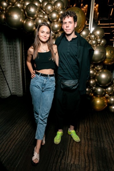 Просто коллеги? Милые объятия Кристины Асмус и Алексея Каничева на открытии сезона Московского драматического театра имени М.Н. Ермоловой Просто коллеги? Милые объятия Кристины Асмус и Алексея Каничева на открытии сезона Московского драматического театра имени М.Н. Ермоловой