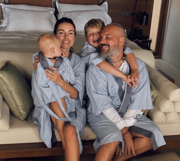 Как на подбор: самые классные фэмили луки наших звезд Как на подбор: самые классные фэмили луки наших звезд