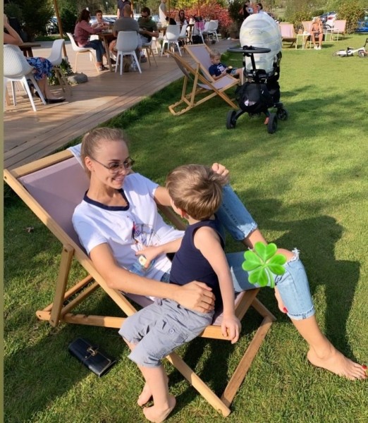 «Два ножа в спину»: Алана Мамаева раскрыла роман Павла с ее подругой, которая ей угрожает