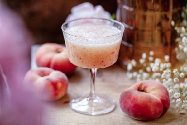 Планы на выходные 14-15 августа: возрождение фестиваля Outline в «Мутаборе», выставка Кати Правды и «Ламбада-маркет» в «Стрелке»