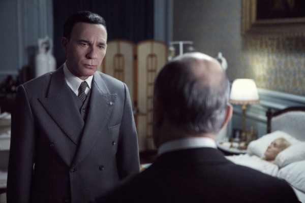 Что смотреть: Наталия Орейро с платиновым блондом в роли легендарной первой леди Аргентины