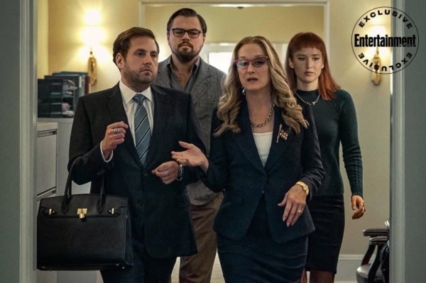 Леонардо ДиКаприо, Дженнифер Лоуренс и Мэрил Стрип в первом тизере комедии «Не смотрите наверх» Леонардо ДиКаприо, Дженнифер Лоуренс и Мэрил Стрип в первом тизере комедии «Не смотрите наверх»