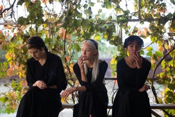 Устаревшие стереотипы: 7 сериалов, которые настаивают на традиционном женском счастье 