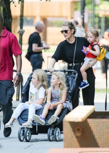 Дерзкое мини: редкий выход Блейк Лайвли и Райана Рейнольдса в Нью-Йорке