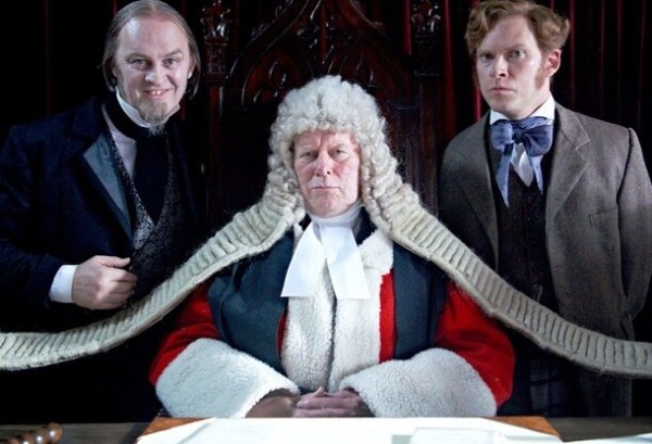 Чай, пожалуйста: 12 комедийных сериалов для любителей британского юмора Чай, пожалуйста: 12 комедийных сериалов для любителей британского юмора