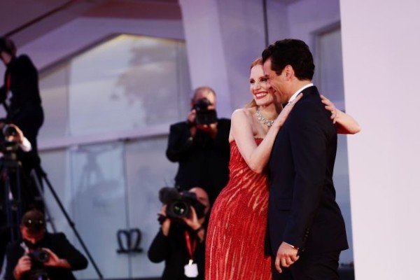 «Мы оба женаты на других людях»: Джессика Честейн прокомментировала страстные кадры с Оскаром Айзеком на Венецианском кинофестивале «Мы оба женаты на других людях»: Джессика Честейн прокомментировала страстные кадры с Оскаром Айзеком на Венецианском кинофестивале