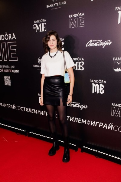 Дух свободы и дерзости поколения Z: Ян Гэ, Ваня Дмитриенко, Самира Мустафаев на премьере новой коллекции Pandora Me Дух свободы и дерзости поколения Z: Ян Гэ, Ваня Дмитриенко, Самира Мустафаев на премьере новой коллекции Pandora Me