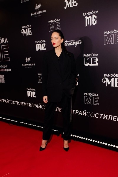 Дух свободы и дерзости поколения Z: Ян Гэ, Ваня Дмитриенко, Самира Мустафаев на премьере новой коллекции Pandora Me Дух свободы и дерзости поколения Z: Ян Гэ, Ваня Дмитриенко, Самира Мустафаев на премьере новой коллекции Pandora Me