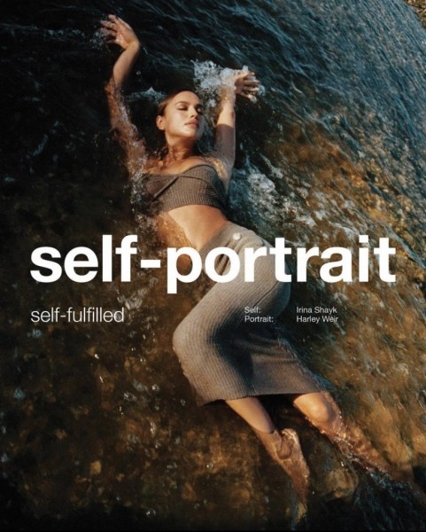 В нежном кружеве и мокром трикотаже: Ирина Шейк снялась в дерзкой фотосессии