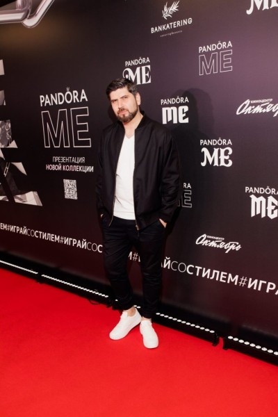 Дух свободы и дерзости поколения Z: Ян Гэ, Ваня Дмитриенко, Самира Мустафаев на премьере новой коллекции Pandora Me Дух свободы и дерзости поколения Z: Ян Гэ, Ваня Дмитриенко, Самира Мустафаев на премьере новой коллекции Pandora Me