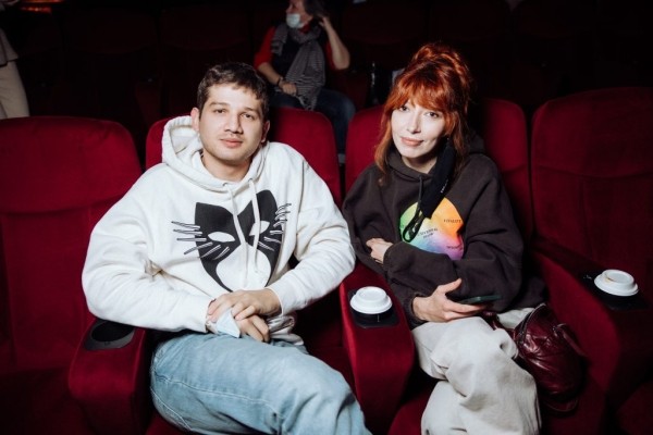 Рената Литвинова, Кантемир Балагов, Александра Ревенко и другие на премьере фильма Григория Добрыгина «На близком расстоянии» Рената Литвинова, Кантемир Балагов, Александра Ревенко и другие на премьере фильма Григория Добрыгина «На близком расстоянии»