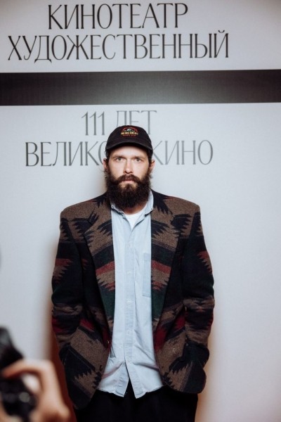 Рената Литвинова, Кантемир Балагов, Александра Ревенко и другие на премьере фильма Григория Добрыгина «На близком расстоянии» Рената Литвинова, Кантемир Балагов, Александра Ревенко и другие на премьере фильма Григория Добрыгина «На близком расстоянии»