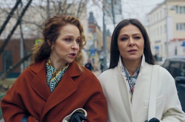 Почему «Что делать женщине, если у нее два любовника, а выбрать нужно одного» — отличная альтернатива «Сексу в большом городе»