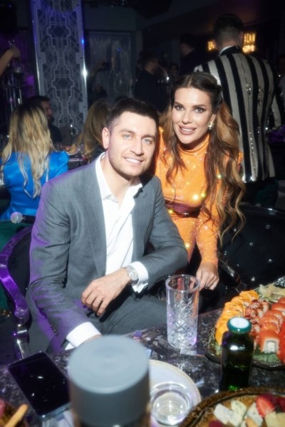 Ночная Москва: Юлия Корелина, DJ Катя Гусева, Dava и другие на дне рождения караоке ForteПьяно