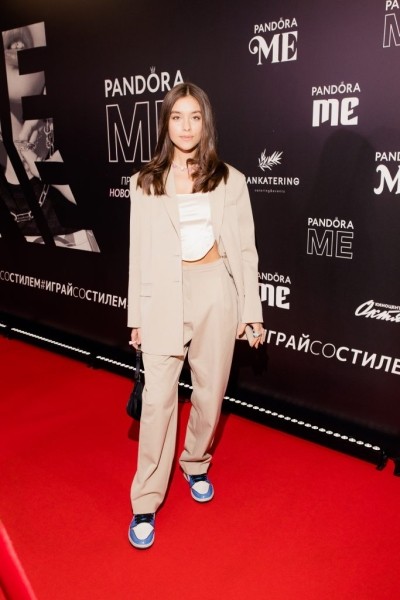 Дух свободы и дерзости поколения Z: Ян Гэ, Ваня Дмитриенко, Самира Мустафаев на премьере новой коллекции Pandora Me Дух свободы и дерзости поколения Z: Ян Гэ, Ваня Дмитриенко, Самира Мустафаев на премьере новой коллекции Pandora Me