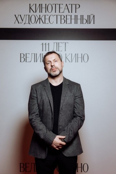 Рената Литвинова, Кантемир Балагов, Александра Ревенко и другие на премьере фильма Григория Добрыгина «На близком расстоянии» Рената Литвинова, Кантемир Балагов, Александра Ревенко и другие на премьере фильма Григория Добрыгина «На близком расстоянии»