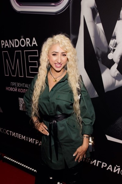 Дух свободы и дерзости поколения Z: Ян Гэ, Ваня Дмитриенко, Самира Мустафаев на премьере новой коллекции Pandora Me Дух свободы и дерзости поколения Z: Ян Гэ, Ваня Дмитриенко, Самира Мустафаев на премьере новой коллекции Pandora Me