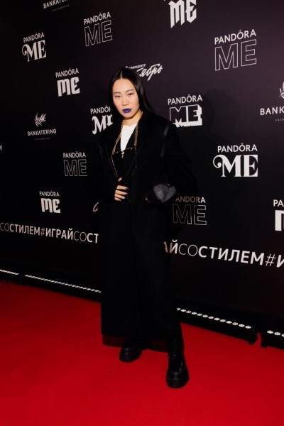 Дух свободы и дерзости поколения Z: Ян Гэ, Ваня Дмитриенко, Самира Мустафаев на премьере новой коллекции Pandora Me Дух свободы и дерзости поколения Z: Ян Гэ, Ваня Дмитриенко, Самира Мустафаев на премьере новой коллекции Pandora Me