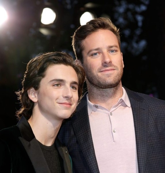 Тимоти Шаламе отреагировал на обвинения Арми Хаммера в насилии Тимоти Шаламе отреагировал на обвинения Арми Хаммера в насилии