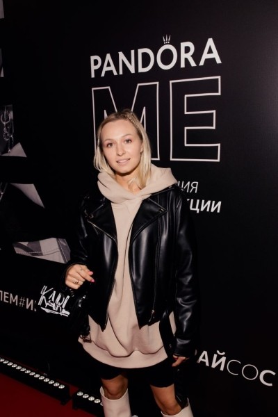 Дух свободы и дерзости поколения Z: Ян Гэ, Ваня Дмитриенко, Самира Мустафаев на премьере новой коллекции Pandora Me Дух свободы и дерзости поколения Z: Ян Гэ, Ваня Дмитриенко, Самира Мустафаев на премьере новой коллекции Pandora Me