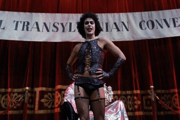 Страшно смешно: 7 хоррор комедий на Хэллоуин для просмотра с друзьями Страшно смешно: 7 хоррор комедий на Хэллоуин для просмотра с друзьями