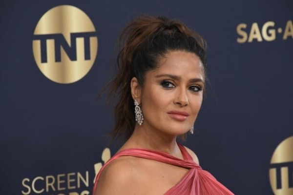 Звездные секреты красоты: 10 знаменитостей, которые занялись производством косметики Звездные секреты красоты: 10 знаменитостей, которые занялись производством косметики